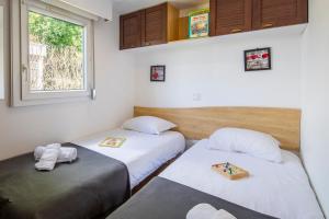 カルナックにあるBeau mobile home avec terrasseのギャラリーの写真