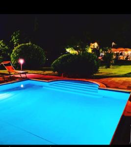Bazén v ubytování Hotel Monti nebo v jeho okolí