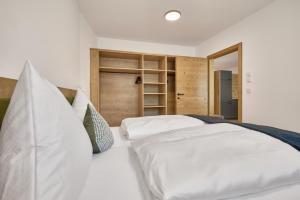 Postel nebo postele na pokoji v ubytování Das Refugium Mountain Apartment Ötztal - Längenfeld