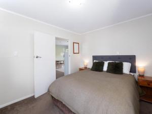 Gallery image of Camellia with WiFi - Paihia Unit in Paihia +6 photos