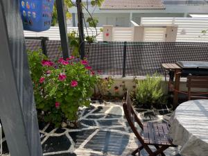 Patio alebo iná vonkajšia časť ubytovania PLAYA ALMARDA,PISCINA,2 TERRAZAS,WIFI,PARKING,BBQ,TRANQUILo