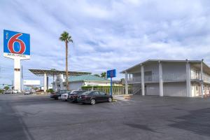 Gallery image of Tropicana Stays By Townhouse in Las Vegas