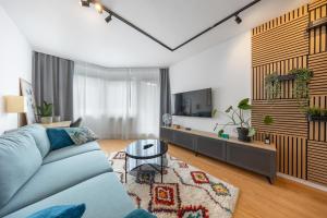Televisyen dan/atau pusat hiburan di Bratislava Modern Living, Design Apt & Parking