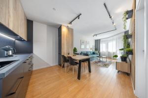 Dapur atau dapur kecil di Bratislava Modern Living, Design Apt & Parking