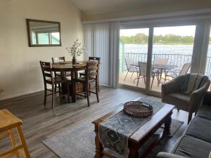 Gallery image of Romantic or family convenient in Willis