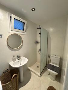 Koupelna v ubytování Nerea + 13 fotografií