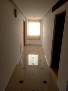 Soko Banja şehrindeki SMEŠTAJ SOLARIS kod Aqua Parka Studio Apartmani tesisine ait fotoğraf galerisinden bir görsel