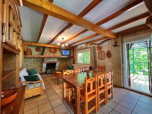 A seating area at Casa el Rincon Cazorla
