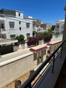Un balcon sau o terasă la Mahdia Golden Sands Stay - Beachside Luxury avec Wifi
