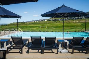 Bazén v ubytování Predator Ridge Resort nebo v jeho okolí