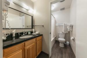 Koupelna v ubytování 226 Bldg B condo