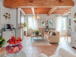 Χώρος καθιστικού στο Villa in Lucca with Jacuzzi and Wine Tours