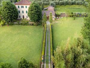 Fotografie z fotogalerie ubytování Villa in Tuscany near Lucca with Pool v destinaci Capannori