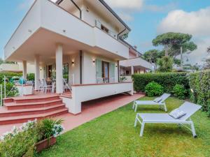 Zahrada ubytování Villa in Marina near the Beach