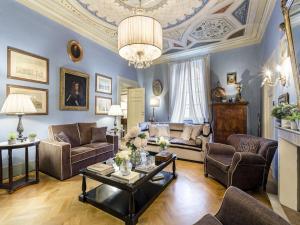 Imagen de la galería de Apartment in Lucca near Guinigi Tower, en Lucca