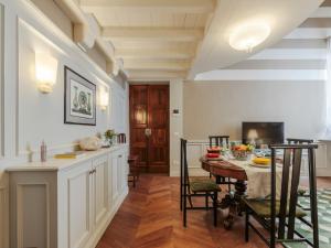 Imagen de la galería de Apartment in Lucca near Guinigi Tower, en Lucca 26 fotos más