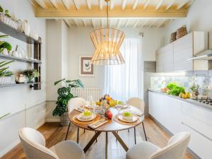 Imagine din galeria proprietății Apartment in Montecarlo near Wine Region în Montecarlo +40 fotografii