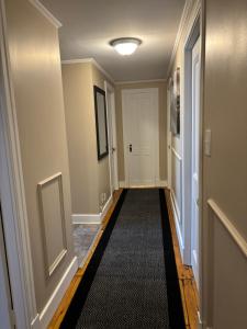 Bilde i galleriet til Maison vue Fleuve 4 chambres deux pas du traversier ! i Saint-Siméon