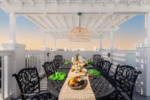 Gambar di galeri bagi Sea Shell by AvantStay Breezy Beachside Getaway w Rooftop Deck 6 BRs di Mount Pleasant