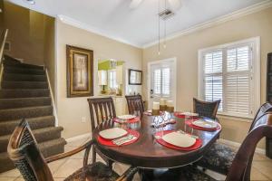 Area soggiorno di Coral Palm by AvantStay Key West Walkable Gated Community Shared Pool