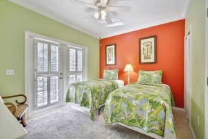 Letto o letti in una camera di Coral Palm by AvantStay Key West Walkable Gated Community Shared Pool