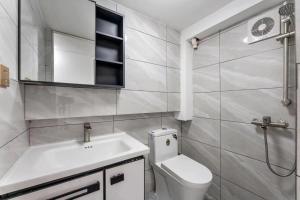 Bagno di 深圳华尔曼欢朋酒店公寓 罗湖水贝珠 宝城店