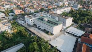 Udsigt til Kertapati eller udsigt til byen taget fra hotellet + 8 billeder