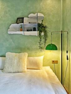 Postel nebo postele na pokoji v ubytování Yunzhu Healing Boutique B&B