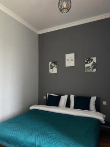 Postel nebo postele na pokoji v ubytování Green bunny ArtHouse + 37 fotografií