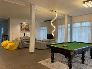 Fotografie z fotogalerie ubytování V195 Beach Front Phuket Villa 3BR Private Retreat v destinaci Rawai pláž