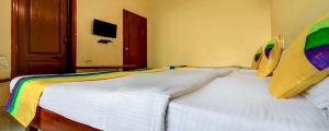 Postel nebo postele na pokoji v ubytování Hotel Kala laxmi lodging