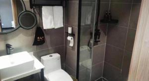 Vannituba majutusasutuses GreenTree Inn LiaoCheng LinQing HaiShan Building Express Hotel