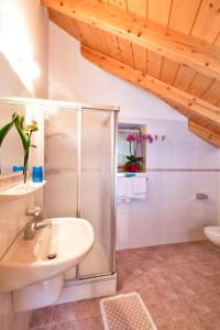 Koupelna v ubytování Hotel Wieslhof