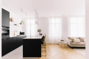 Nhà bếp/bếp nhỏ tại JAMES AT12 - stunning luxury apartment downtown Antwerp
