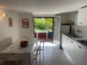 Kuchyň nebo kuchyňský kout v ubytování Villa antares + 11 fotografií