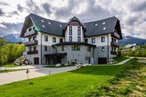 Výhľad na hory alebo výhľad na hory priamo z apartmánu