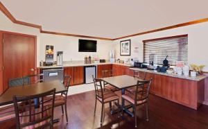 Gallery image of Super 8 by Wyndham Corpus Christi Northwest in Corpus Christi