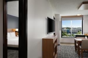TV a/nebo společenská místnost v ubytování Hyatt Place Manati