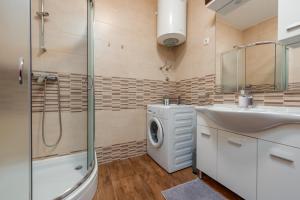 Kúpeľňa v ubytovaní Apartman Dora Sukošan + 19 fotografií