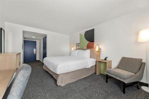 Katil atau katil-katil dalam bilik di Spark By Hilton Biloxi Ocean Springs