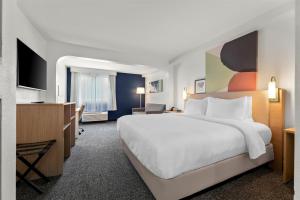 Katil atau katil-katil dalam bilik di Spark By Hilton Biloxi Ocean Springs