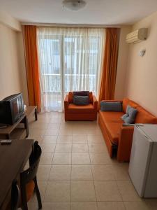 Et tv og/eller underholdning på 2 Room Apartment Royal Sun Sunnybeach