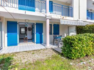 Casa con puertas azules y patio en Residence l 'agora, en Vaux-sur-Mer 13 fotos más