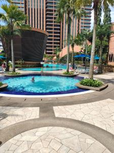 Sundlaugin á Global suites at Berjaya time square KL eða í nágrenninu