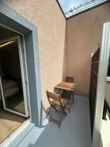 Rõdu või terrass majutusasutuses Modern and cozy studio