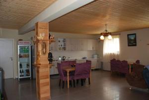 Veitingastaður eða matsölustaður á Guest House Lasili