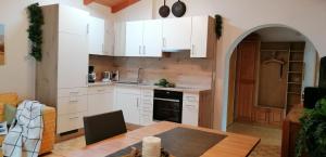 Köök või kööginurk majutusasutuses Ferienwohnung Amann