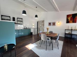 Η κουζίνα ή μικρή κουζίνα στο Duplex refait à neuf Village au coeur de la nature +8 φωτογραφίες