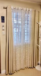 Foto de la galeria de J&J Antipolo 2 Bedroom Condo with Nature View, Netflix, Karaoke, & Threadmill a Antipolo