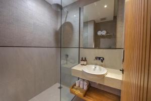 Koupelna v ubytování Suites5 Hotel